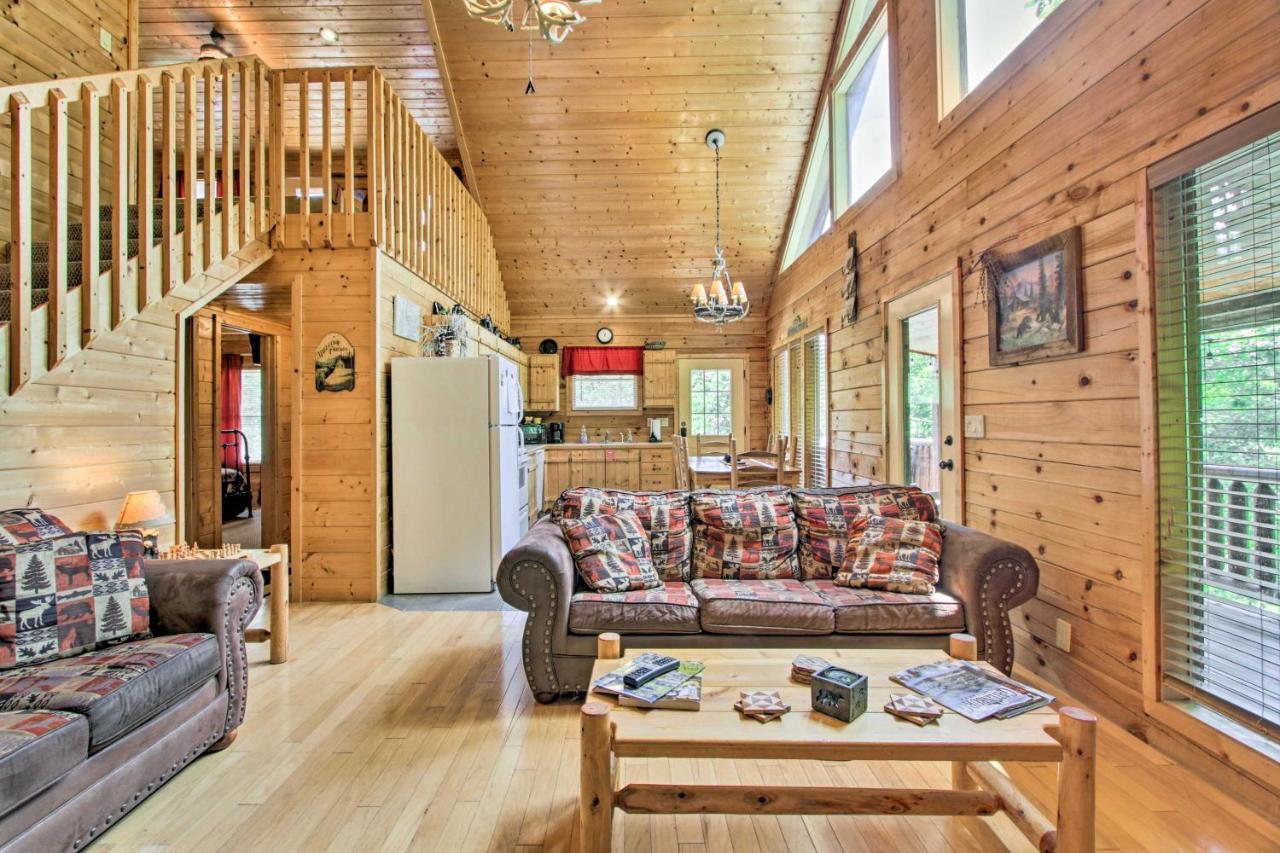 Cabin With Hot Tub And Deck About 12 Mi To Pigeon Forge! Sevierville Dış mekan fotoğraf