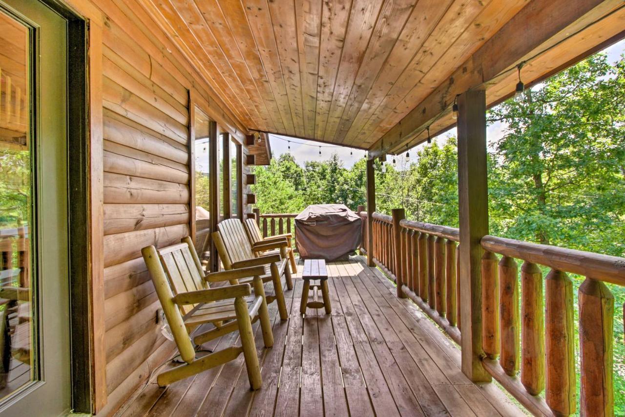 Cabin With Hot Tub And Deck About 12 Mi To Pigeon Forge! Sevierville Dış mekan fotoğraf