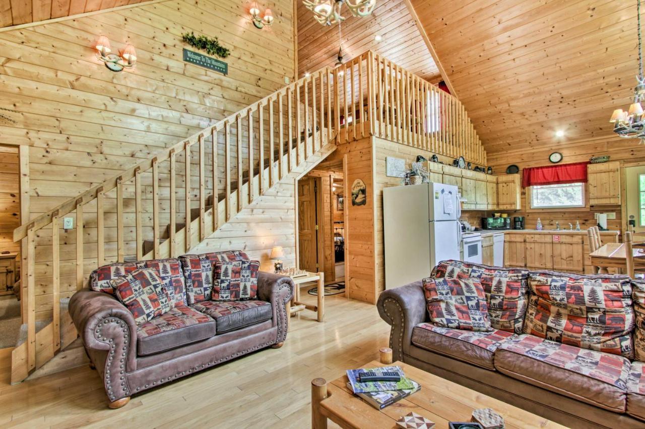 Cabin With Hot Tub And Deck About 12 Mi To Pigeon Forge! Sevierville Dış mekan fotoğraf