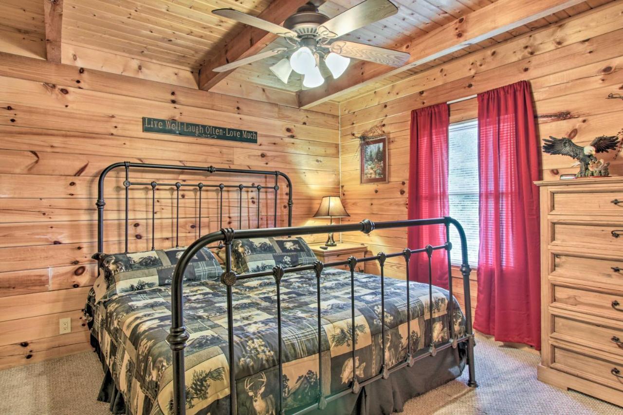 Cabin With Hot Tub And Deck About 12 Mi To Pigeon Forge! Sevierville Dış mekan fotoğraf