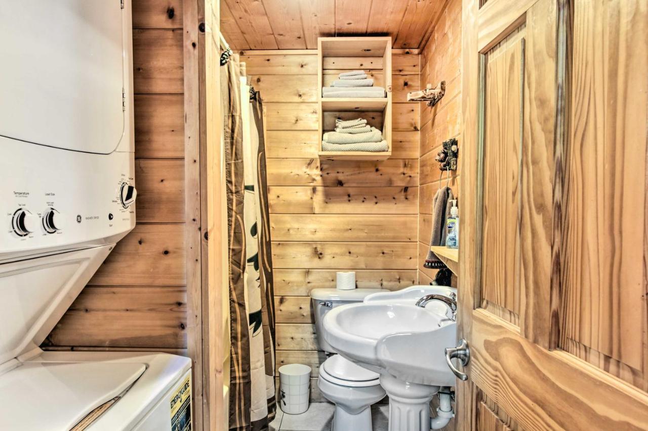 Cabin With Hot Tub And Deck About 12 Mi To Pigeon Forge! Sevierville Dış mekan fotoğraf