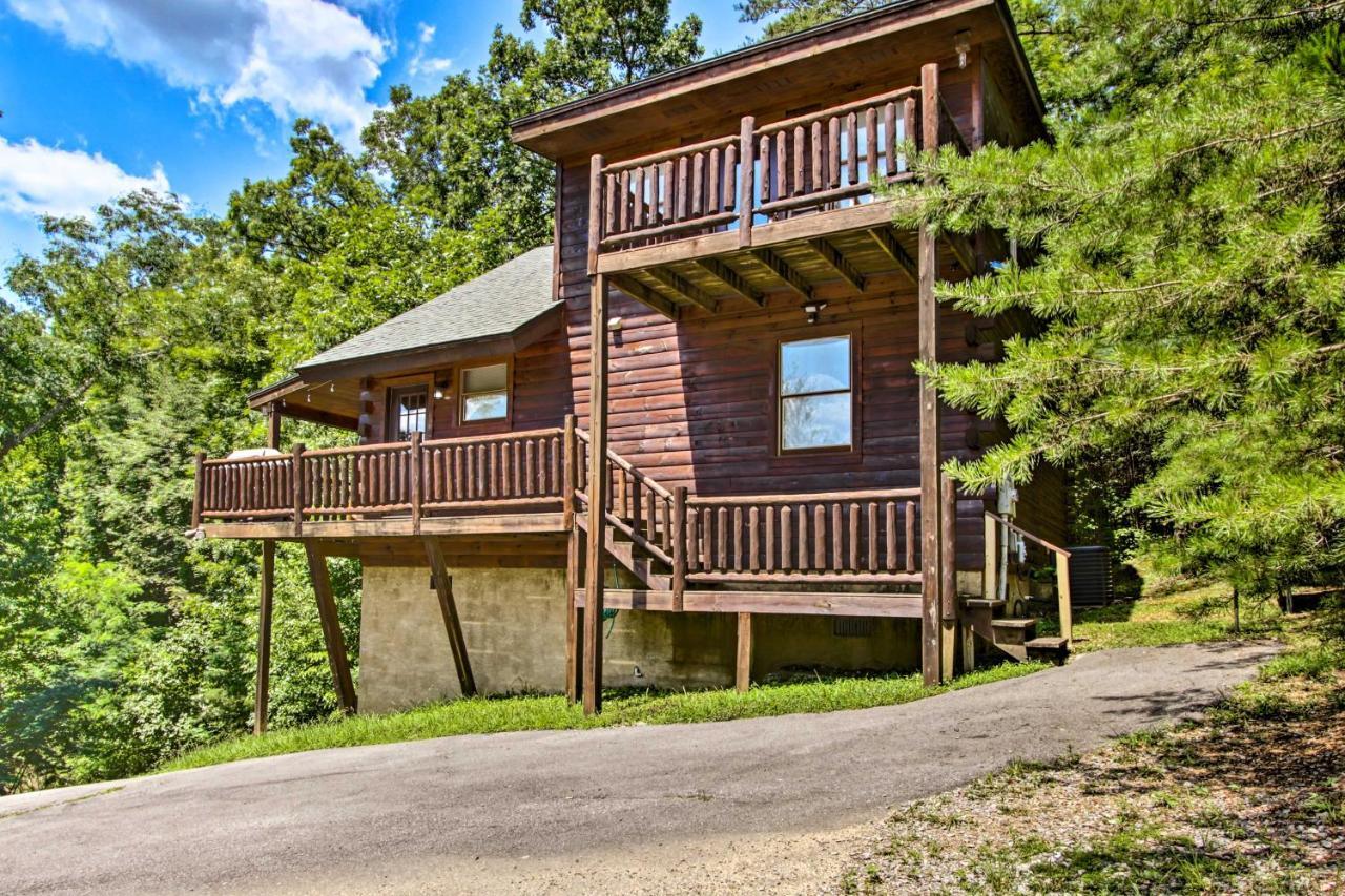 Cabin With Hot Tub And Deck About 12 Mi To Pigeon Forge! Sevierville Dış mekan fotoğraf