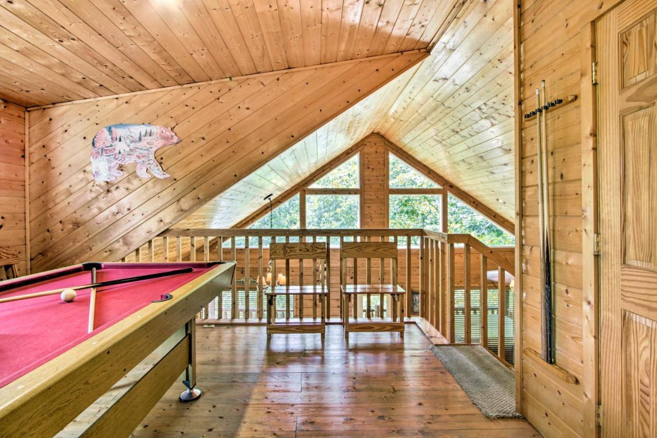 Cabin With Hot Tub And Deck About 12 Mi To Pigeon Forge! Sevierville Dış mekan fotoğraf