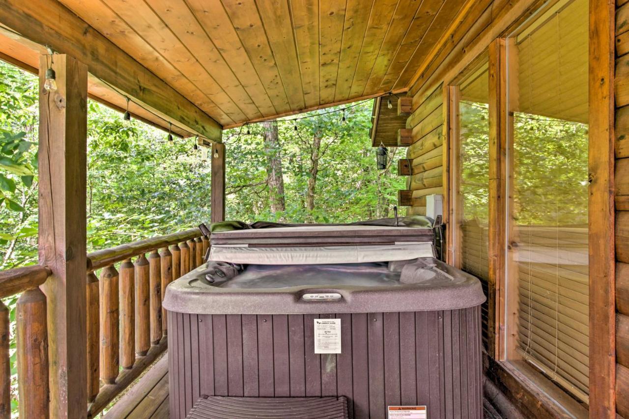 Cabin With Hot Tub And Deck About 12 Mi To Pigeon Forge! Sevierville Dış mekan fotoğraf
