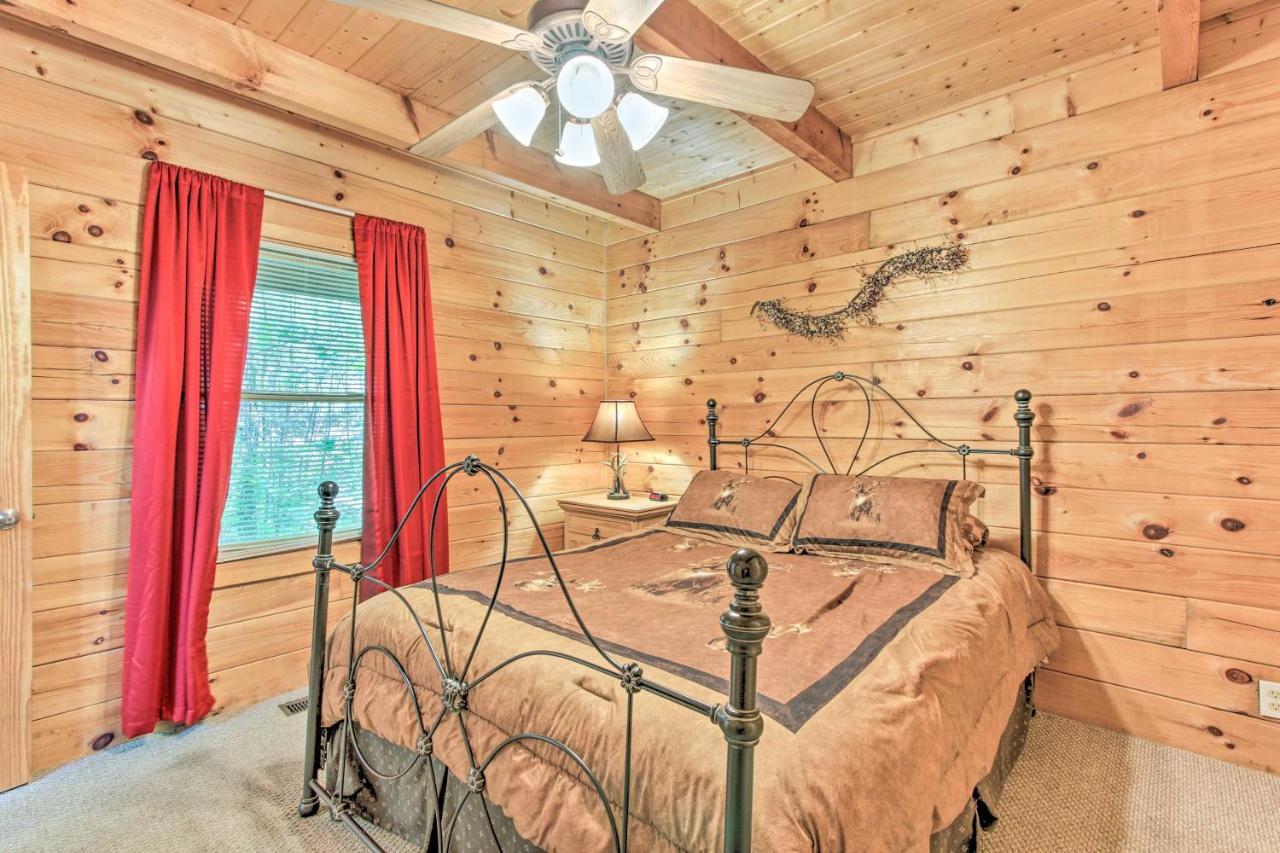 Cabin With Hot Tub And Deck About 12 Mi To Pigeon Forge! Sevierville Dış mekan fotoğraf
